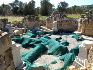 Badehaus mit abgedeckten Säulen Badehaus mit abgedeckten Säulen
